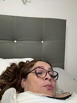 Snapshot of AntonellaAlondra4 chatting on February 3, 2026, 3:37 am AntonellaAlondra4 online show from February 3, 2026, 3:37 am