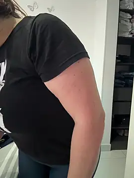 Snapshot of AntonellaAlondra4 chatting on February 3, 2026, 3:50 pm AntonellaAlondra4 online show from February 3, 2026, 3:50 pm