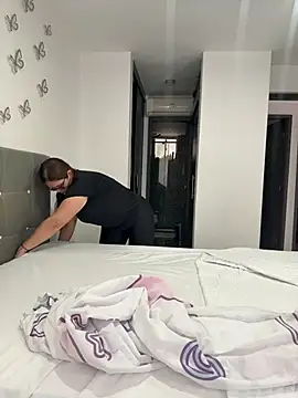 Snapshot of AntonellaAlondra4 chatting on February 28, 2026, 1:23 pm AntonellaAlondra4 online show from February 28, 2026, 1:23 pm