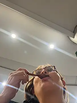 AntonellaAlondra4 online show from April 5, 2026, 12:52 am