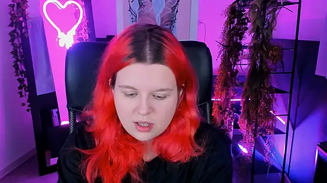 NielletaBlossom online show from February 7, 2025, 5:29 pm