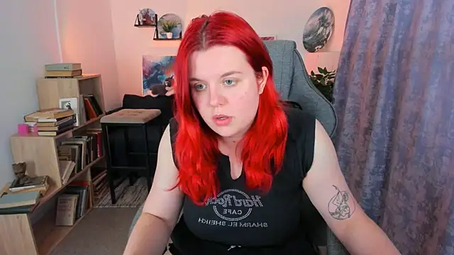 NielletaBlossom online show from January 13, 2026, 2:28 am