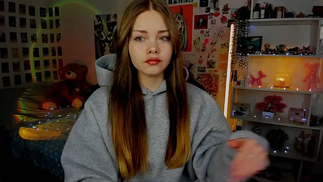 Snapshot of AkiraKatsu chatting on February 1, 2026, 11:09 am AkiraKatsu online show from February 1, 2026, 11:09 am