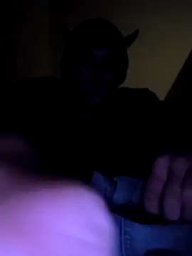 Snapshot of potholder420 chatting on October 11, 2025, 4:44 am potholder420 online show from October 11, 2025, 4:44 am