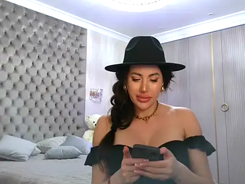 TianaPosh online show from March 22, 2025, 3:09 am