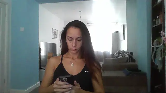 karlaolivia online show from September 19, 2025, 9:22 am