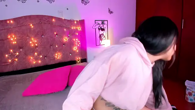 Snapshot of DesireSweet chatting on January 11, 2026, 11:04 am DesireSweet online show from January 11, 2026, 11:04 am