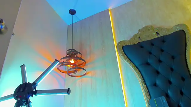 thaddeus king online show from March 1, 2025, 1:32 am