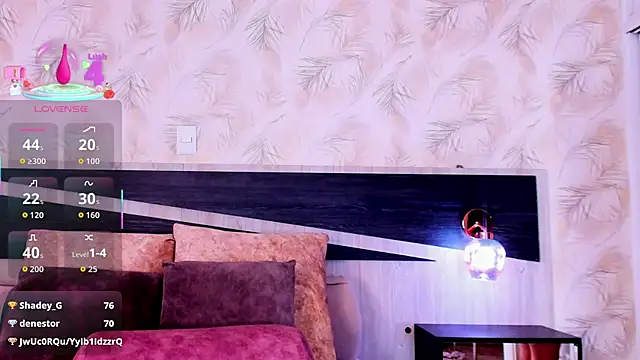 nicolle pierce online show from December 4, 2025, 1:20 pm