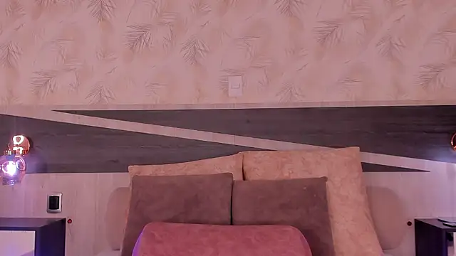 nicolle pierce online show from February 27, 2026, 12:27 pm