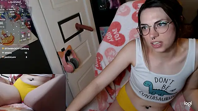 KSwonderland6 online show from February 26, 2026, 4:28 pm