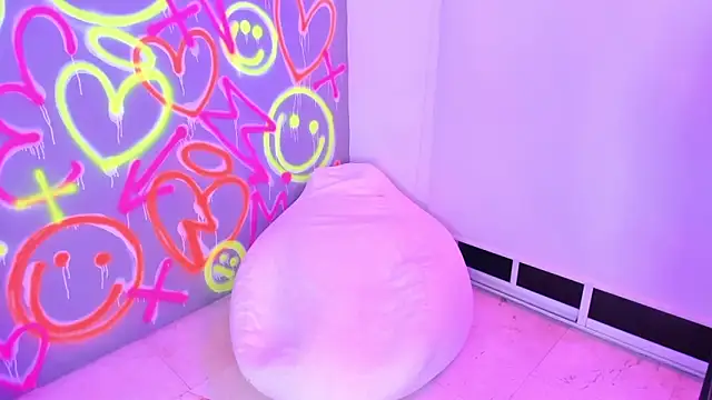 GEANNAROSE online show from December 7, 2024, 8:44 am