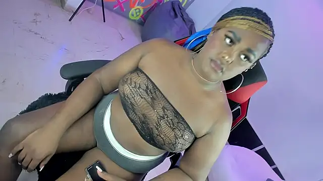 GEANNAROSE online show from March 12, 2025, 9:55 am