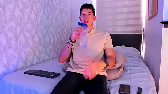 Dorianmistery2322  online show from February 3, 2025, 6:49 pm