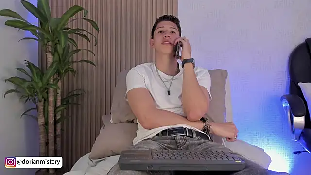 Dorianmistery2322  online show from September 28, 2025, 11:54 pm