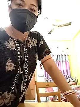 Snapshot of Royalgirl667 chatting on December 5, 2024, 5:48 am Royalgirl667 online show from December 5, 2024, 5:48 am