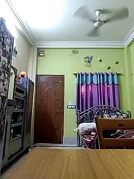 Snapshot of Royalgirl667 chatting on December 8, 2024, 8:51 am Royalgirl667 online show from December 8, 2024, 8:51 am