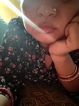 Snapshot of Royalgirl667 chatting on December 9, 2024, 8:44 am Royalgirl667 online show from December 9, 2024, 8:44 am