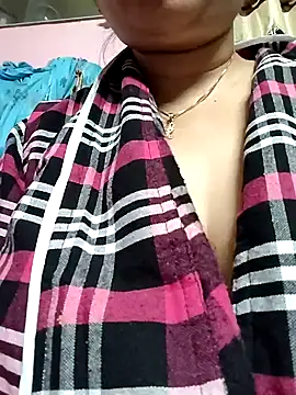 Snapshot of Royalgirl667 chatting on December 24, 2024, 1:59 am Royalgirl667 online show from December 24, 2024, 1:59 am