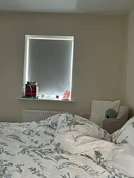 Snapshot of Sophiesinxx chatting on March 5, 2025, 12:00 pm Sophiesinxx online show from March 5, 2025, 12:00 pm