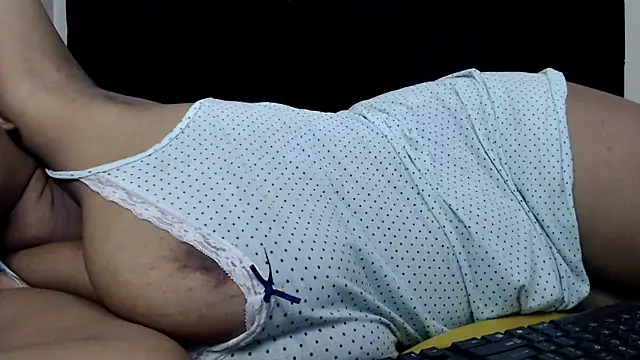 Busty-Londie online show from October 6, 2025, 9:01 pm