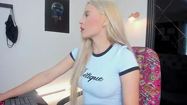 Snapshot of miacarperr1 chatting on February 2, 2026, 9:02 pm miacarperr1 online show from February 2, 2026, 9:02 pm