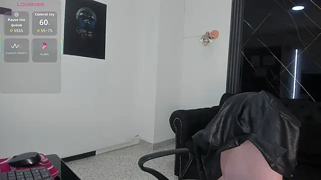 Snapshot of miacarperr1 chatting on February 13, 2026, 8:49 pm miacarperr1 online show from February 13, 2026, 8:49 pm