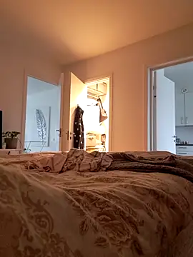 Snapshot of AlvinaSWE chatting on November 6, 2025, 1:01 pm AlvinaSWE online show from November 6, 2025, 1:01 pm