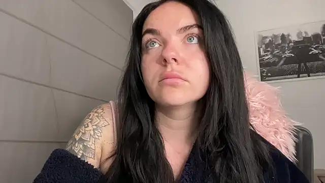 yorkshiregal online show from December 3, 2024, 4:14 am