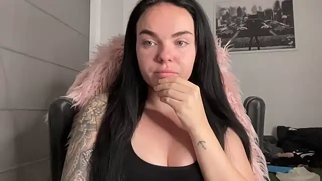 yorkshiregal online show from December 7, 2024, 4:20 am