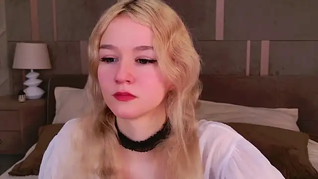 NaomiLoys online show from March 7, 2025, 11:49 pm