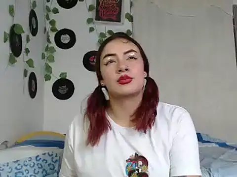 Snapshot of Hannafoster chatting on December 4, 2024, 7:12 pm Hannafoster online show from December 4, 2024, 7:12 pm