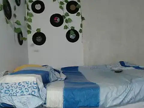 Snapshot of Hannafoster chatting on December 4, 2024, 10:19 pm Hannafoster online show from December 4, 2024, 10:19 pm