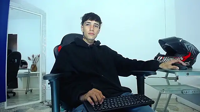 Zacktk7 online show from December 3, 2024, 11:13 pm