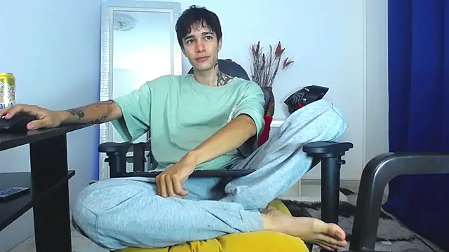 Zacktk7 online show from February 3, 2025, 10:43 pm