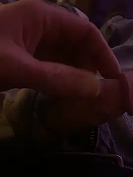 willcumforu online show from December 30, 2024, 4:42 am