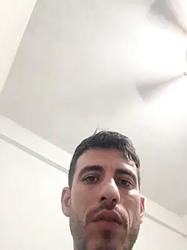 jhonyhot9292 online show from November 23, 2025, 12:32 am