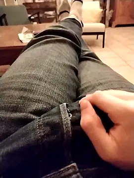 Snapshot of JulesG18 chatting on February 21, 2026, 6:20 pm JulesG18 online show from February 21, 2026, 6:20 pm