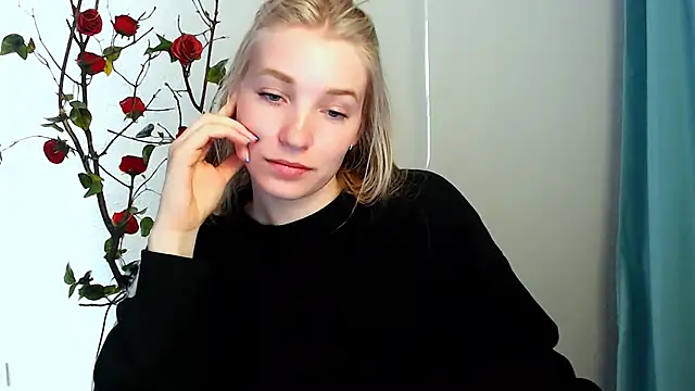 Snapshot of Queen_ofLove chatting on April 28, 2026, 1:16 pm Queen ofLove online show from April 28, 2026, 1:16 pm