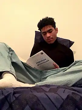 Ryan-hot online show from December 3, 2024, 2:58 am