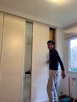 Ryan-hot online show from December 11, 2024, 4:09 pm