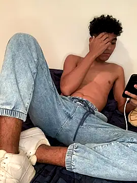 Ryan-hot online show from September 16, 2025, 7:59 pm