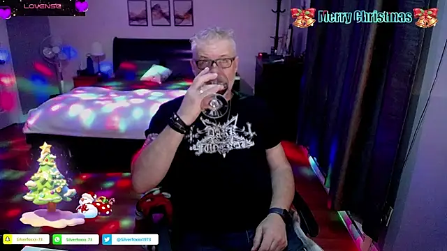 Silverfoxxx-73 online show from December 25, 2024, 1:10 am