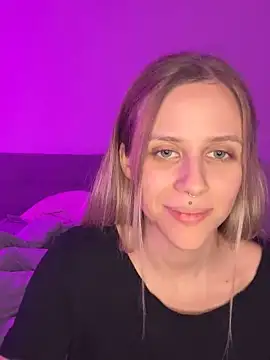 lunawolf21 online show from December 12, 2024, 7:30 am