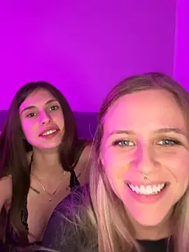 lunawolf21 online show from December 26, 2024, 7:27 pm