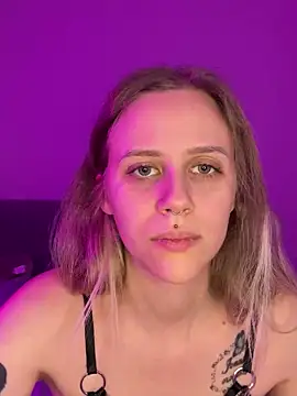 lunawolf21 online show from January 9, 2025, 7:31 am