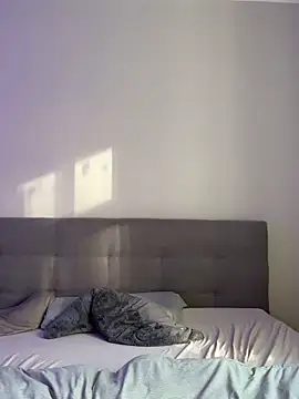 lunawolf21 online show from February 22, 2025, 8:07 am