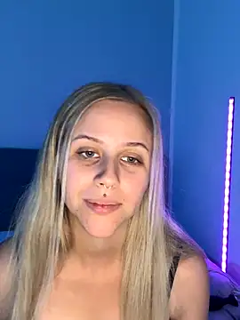 lunawolf21 online show from September 25, 2025, 6:28 am