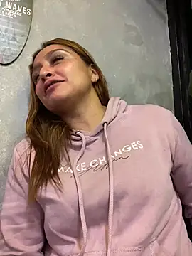 Keittly  online show from December 27, 2024, 1:53 am