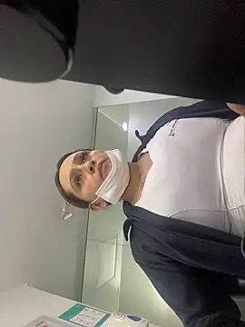 Keittly  online show from March 16, 2025, 9:05 pm